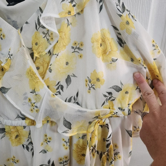 Torrid Chiffon cold shoulder blouse yellow floral lightweight ruffle peasant siz - Picture 5 of 12